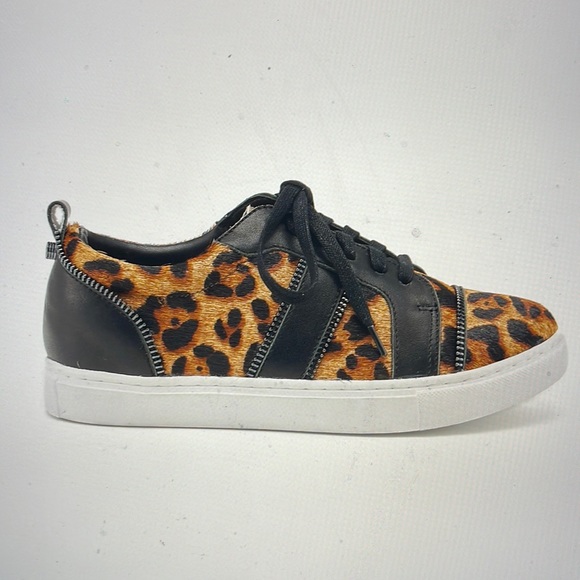 Unworn leopard print sneakers - Picture 2 of 3